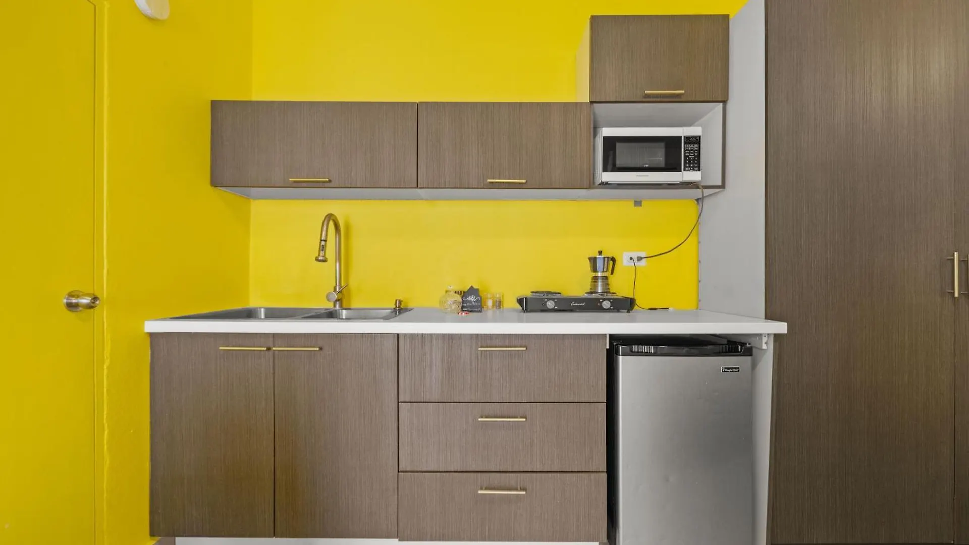 Bright Studio In Quiet Area - Self Check In - Mm10 San Juan Apartment