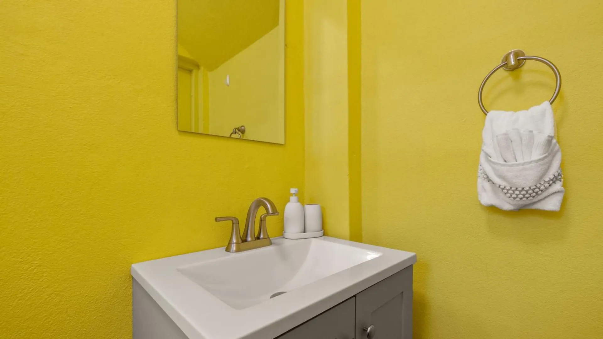 Apartment Bright Studio In Quiet Area - Self Check In - Mm10 San Juan